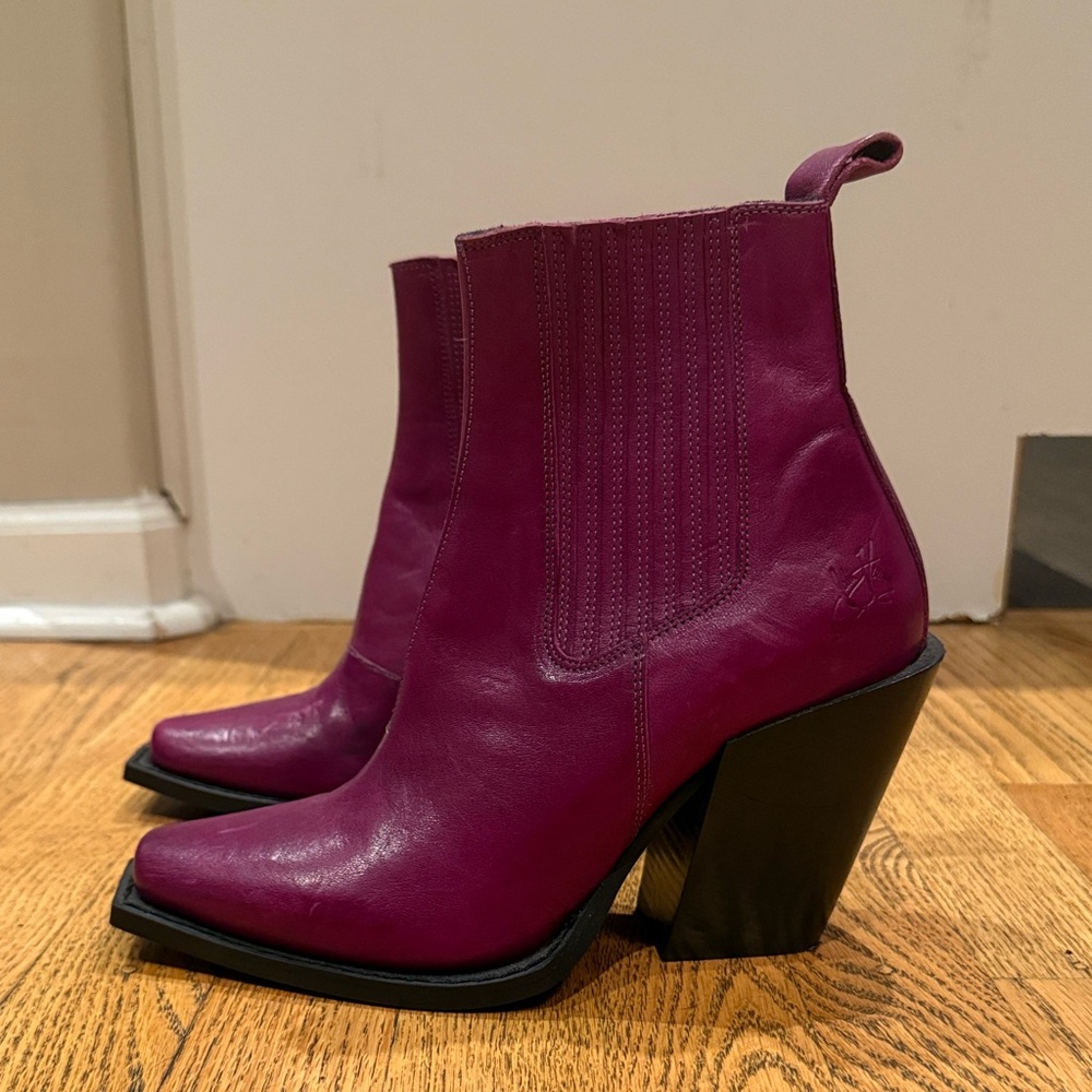 John Fluevog Fuchsia Leather Ankle Boots - Picture 2 of 9